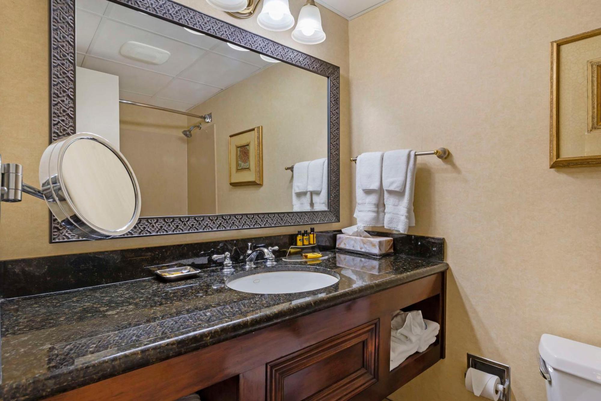 Best Western Plus Бёрлингтон Экстерьер фото