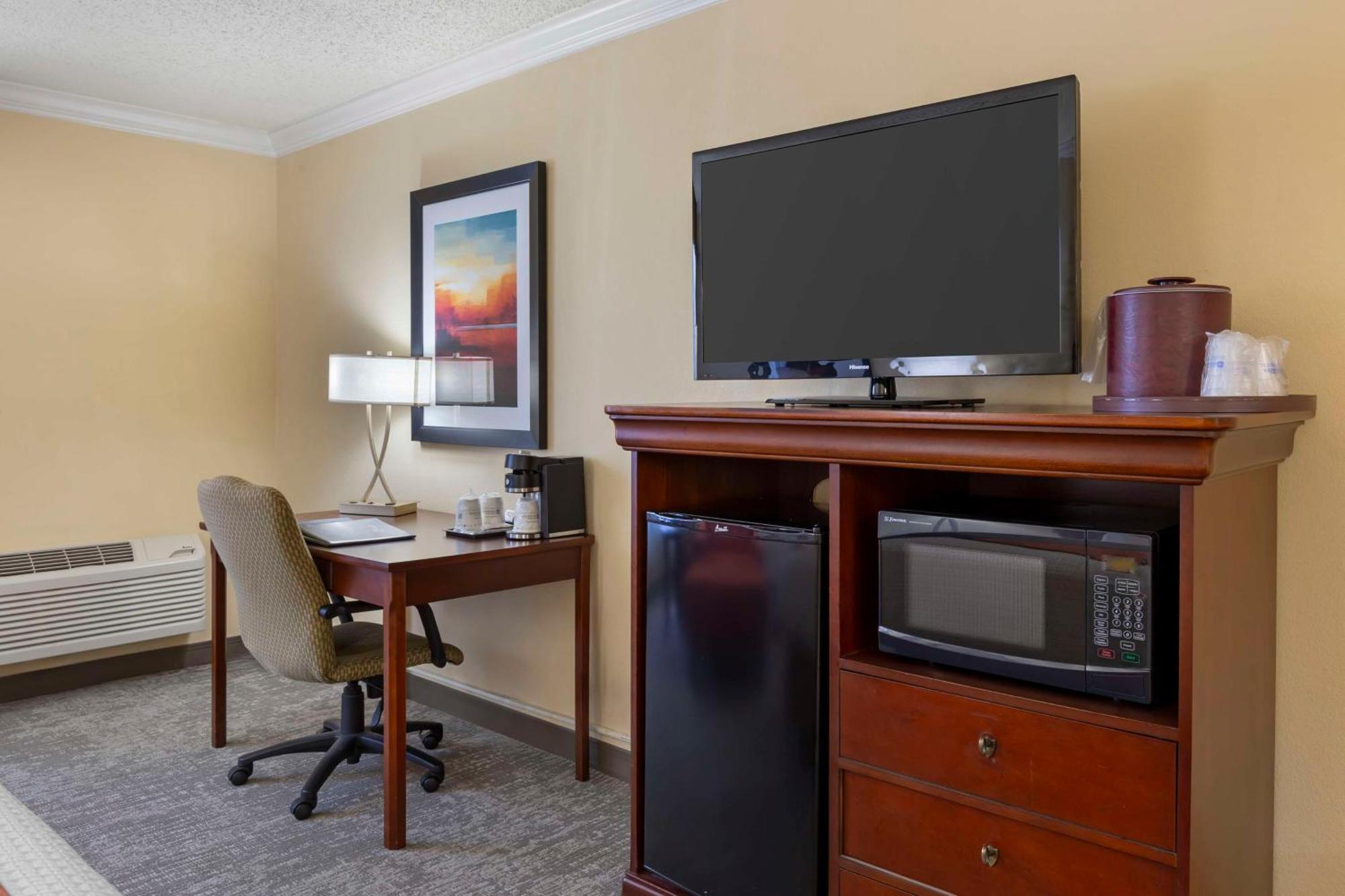 Best Western Plus Бёрлингтон Экстерьер фото
