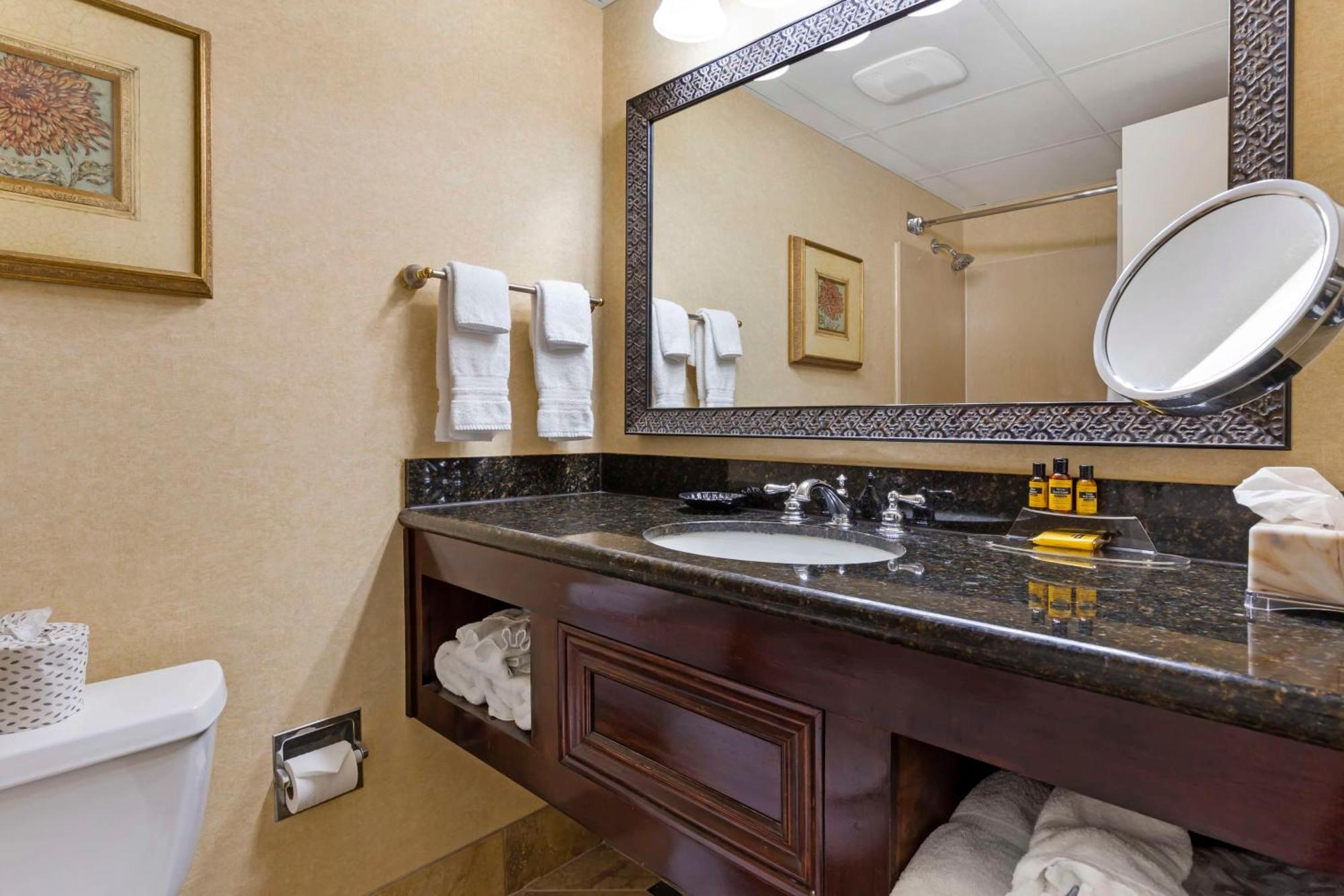 Best Western Plus Бёрлингтон Экстерьер фото